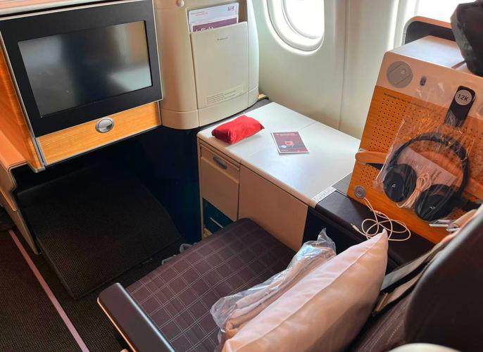 瑞士航空商務艙體驗:座椅狹窄服務差